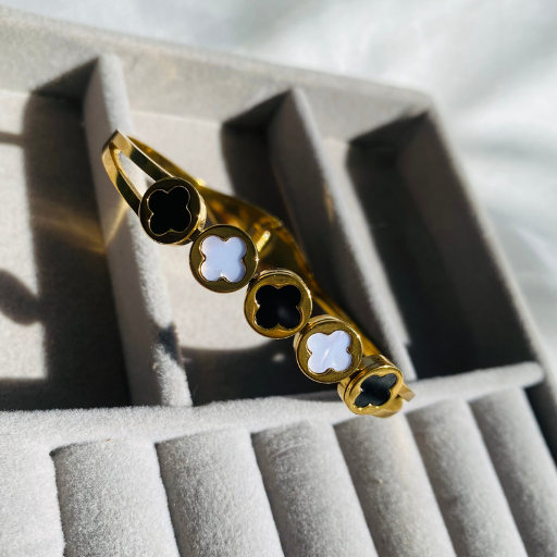 Clove Flower Bracelet