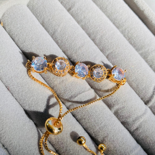 Round American Diamond Adjustable Bracelet