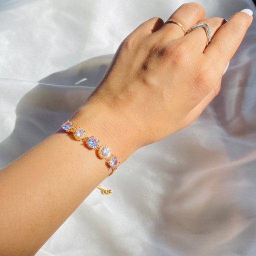 Round American Diamond Adjustable Bracelet