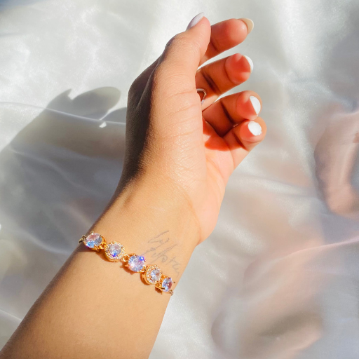 Round American Diamond Adjustable Bracelet