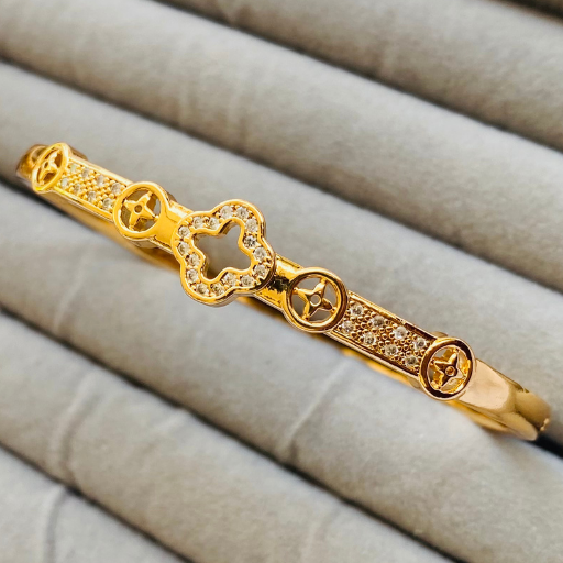 Clove AD studded Golden Bracelet