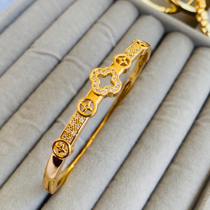 Clove AD studded Golden Bracelet