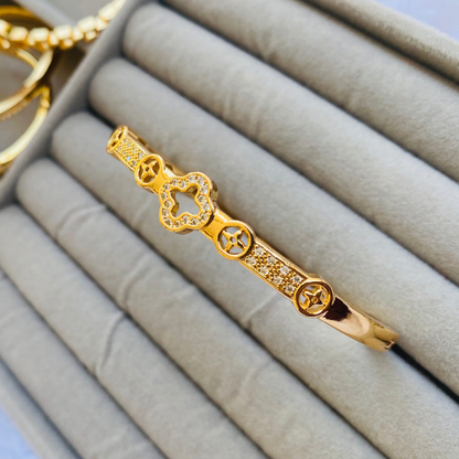 Clove AD studded Golden Bracelet