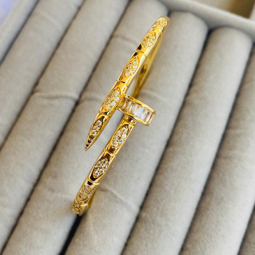 Nail AD studded Bracelet