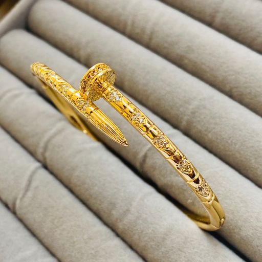 Nail AD studded Bracelet