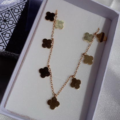 Minimal Clover Pendant Set