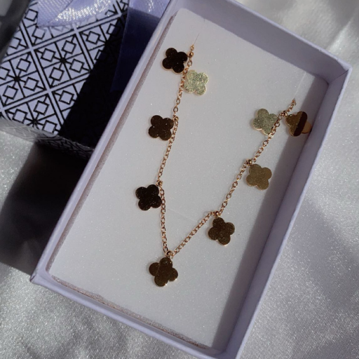 Minimal Clover Pendant Set