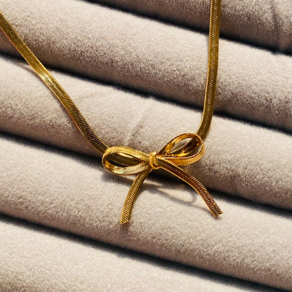 Sleek Bow Snake Chain